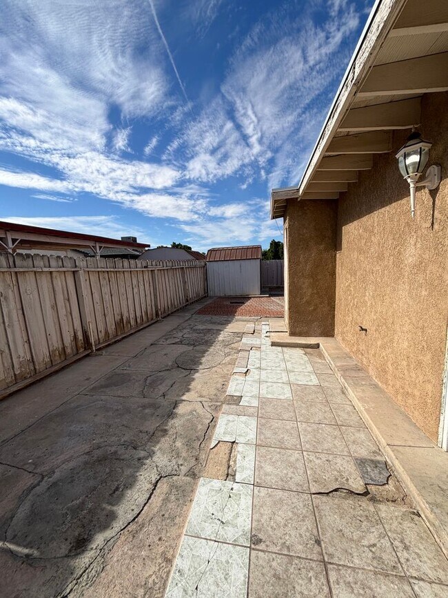 Building Photo - Welcome to your next home at 289 Tangerine!