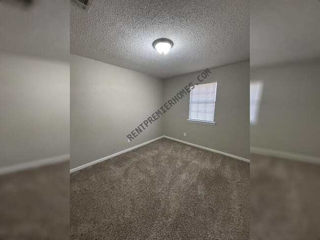 Building Photo - 4509 Valley Brook Dr