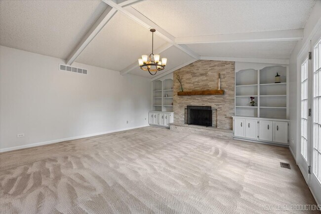 Building Photo - 2802 Wedgewood Dr