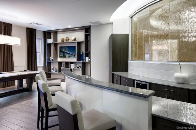 Building Photo - 201 Willett Ave