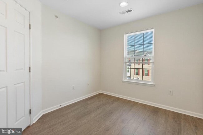 Building Photo - 407 Susan Cir