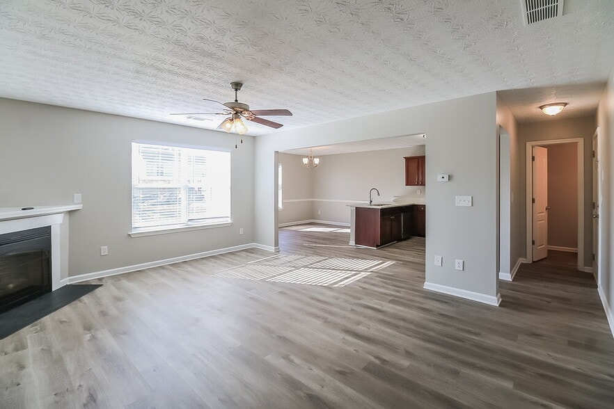Building Photo - 1439 Persimmon Trce