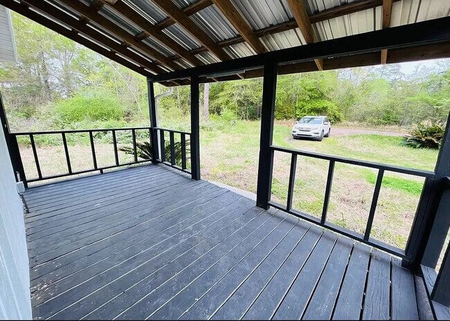 Building Photo - 343 5th St