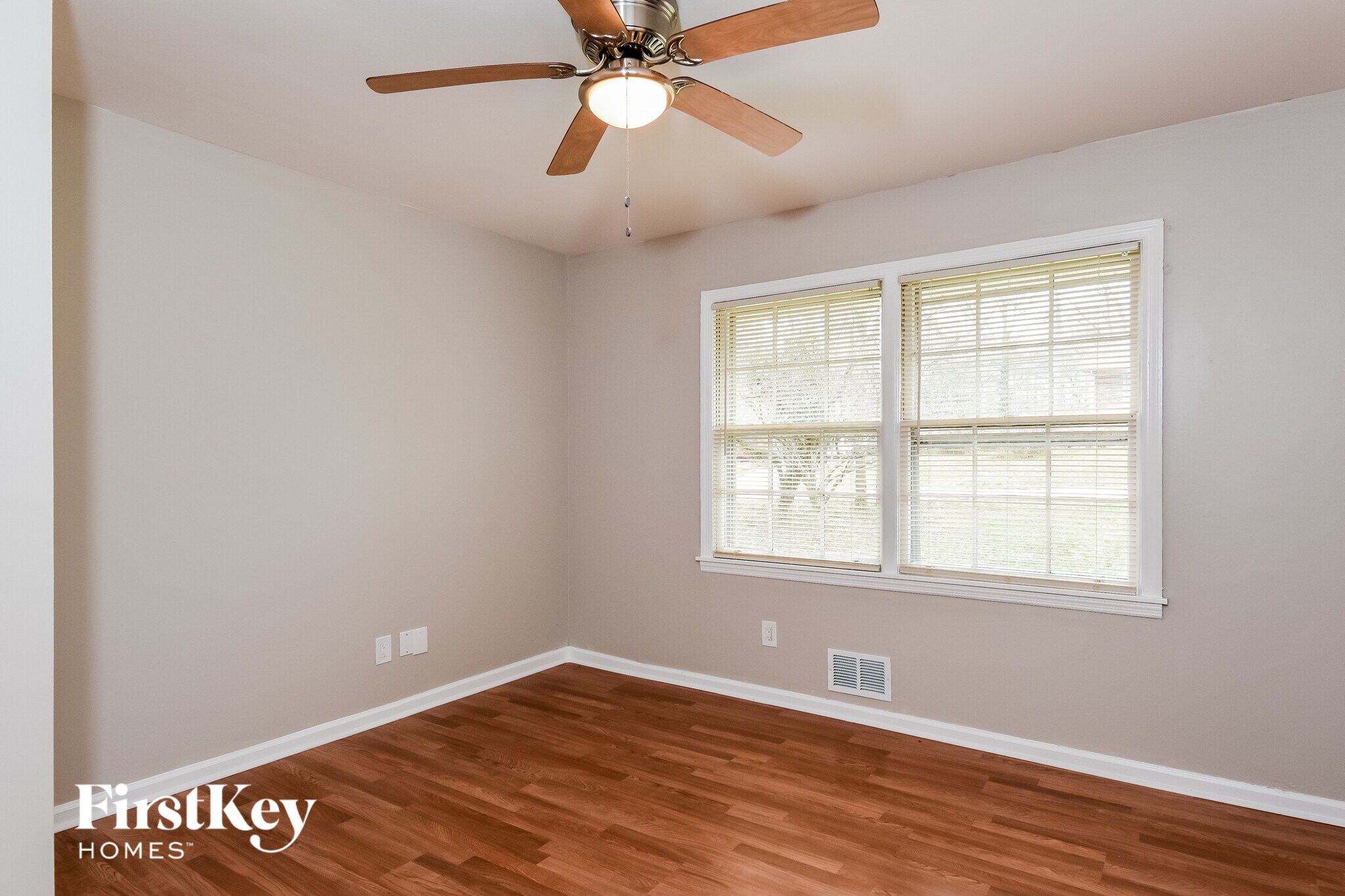 Building Photo - 1917 Annette Ln SW