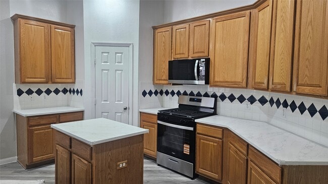 Building Photo - 12114 Dover Mdw