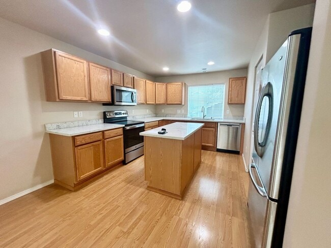 Building Photo - Redmond Ridge Home