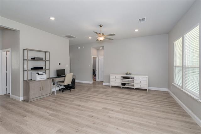 Building Photo - 4104 Mockingbird Ln