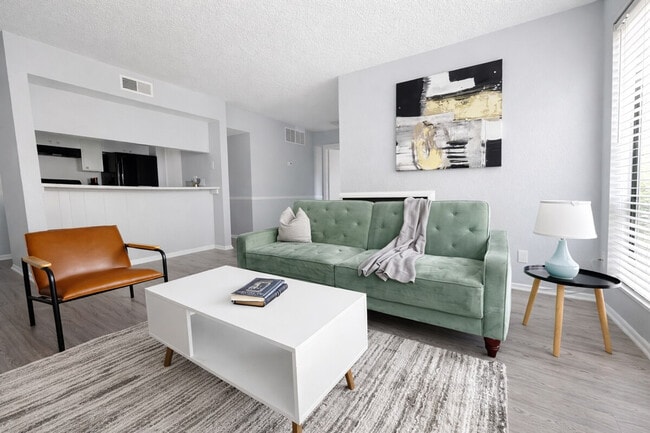 Building Photo - 505 N Rock Rd