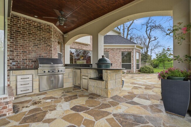 Building Photo - 2 Wilmington Ct