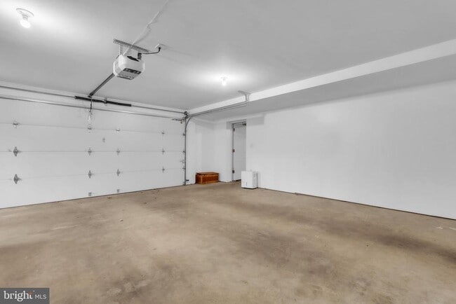 Building Photo - 6415 Bradley Blvd