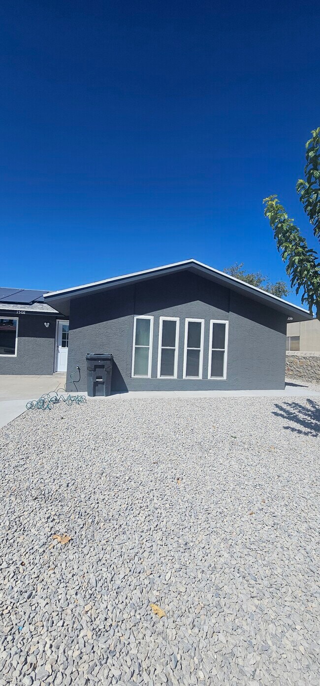 Building Photo - 1508 Opossum Cir