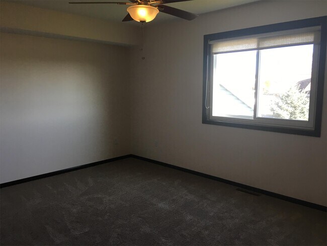 Building Photo - 5726 Egret Ave