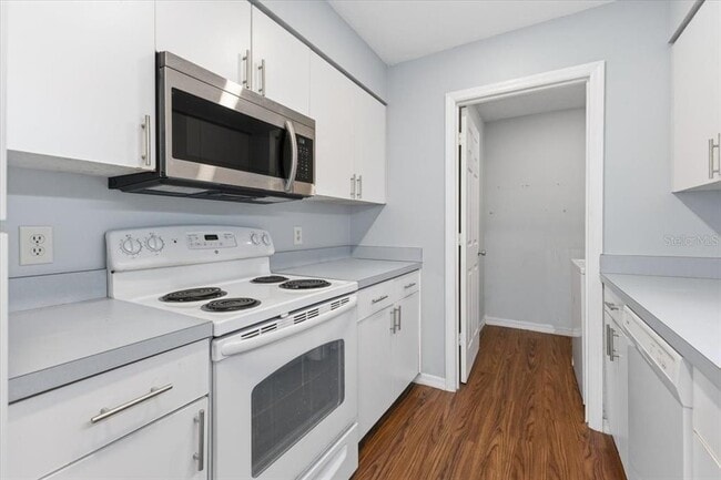 Building Photo - 10340 Kidron Ave