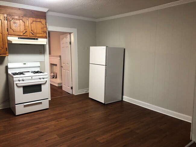 Building Photo - 3 bed 1 bath near West Village in Downtown Greenville