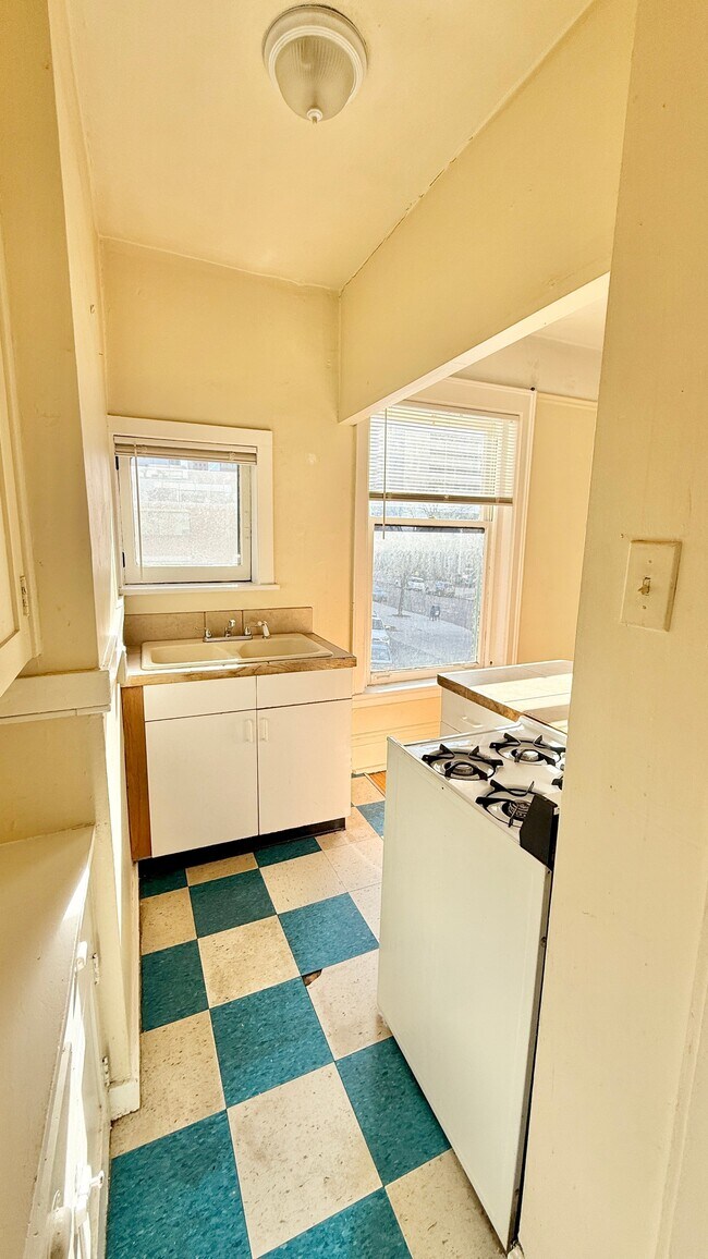 F5286C36-7E98-46FB-A569-B5B507E63370 - Cross Apartments