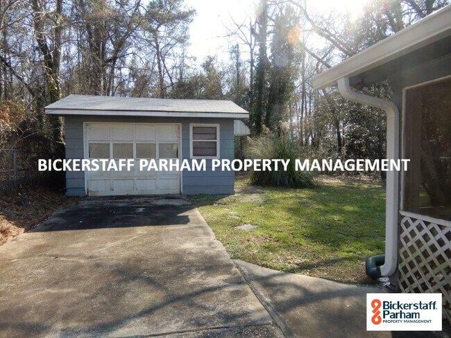 Building Photo - Brick Home Located Off Of Schatulga Rd! Wi...