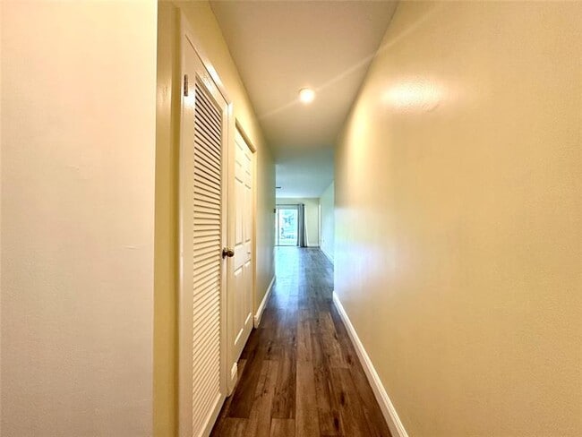 Building Photo - 10875 NW 29th Manor