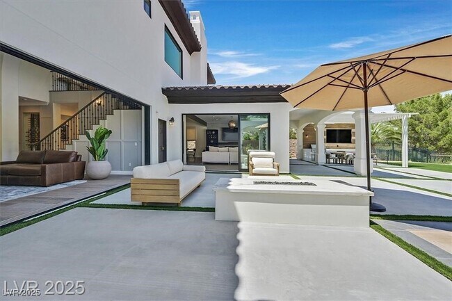 Building Photo - 11906 Port Labelle Dr