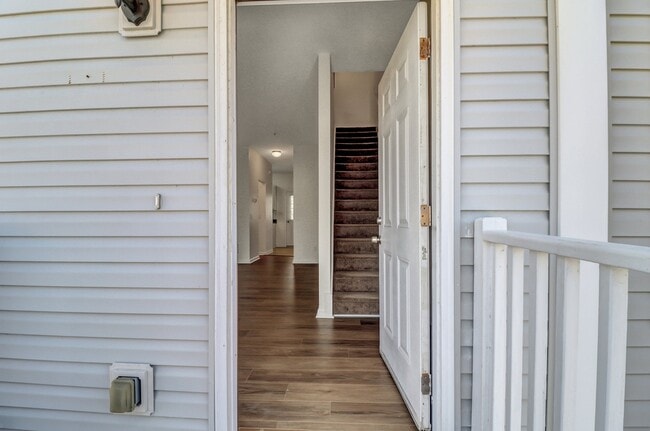 Building Photo - 324 Laurel Oak Ln