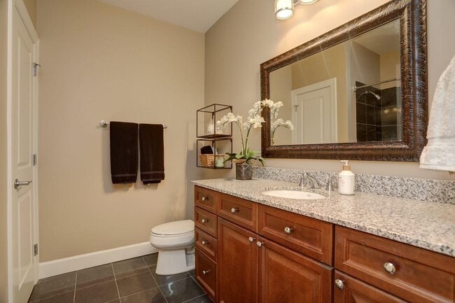 Building Photo - 325 East Paces Ferry Rd NE