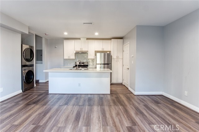 Building Photo - 7794 Skyhill Dr