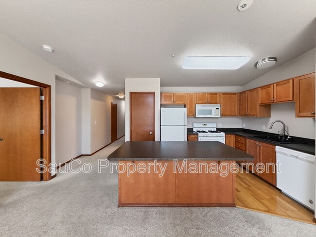 Building Photo - 15325 NW Central Dr
