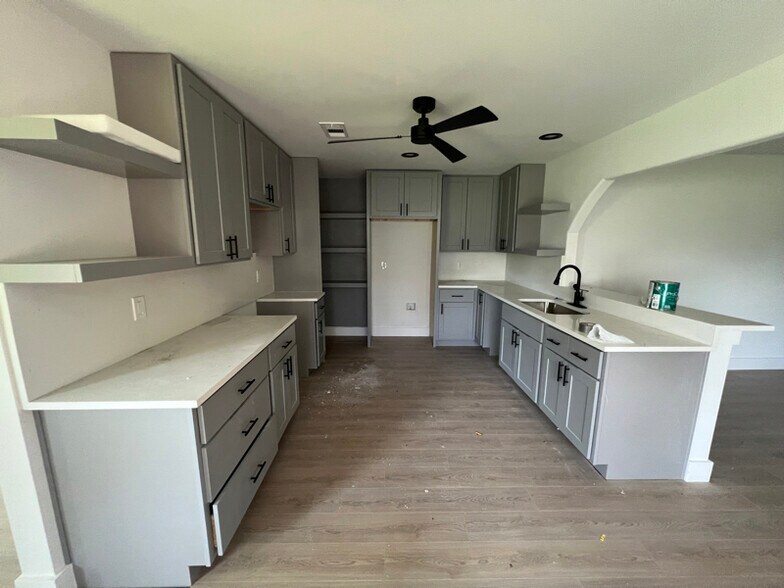 Building Photo - 1017 Tosch Ln
