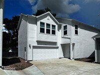 Building Photo - 305 Huisache St