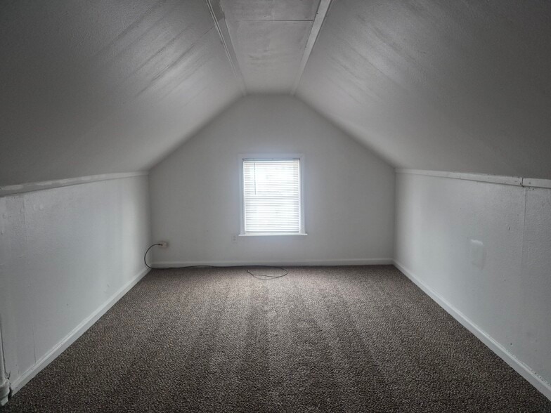 Building Photo - 12375 Prospect Ave