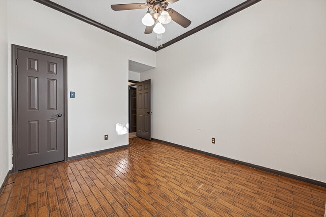 Building Photo - One of a kind home in Katy with large backyard and outdoor Oasis. With nearly 2300 sqft there's p...