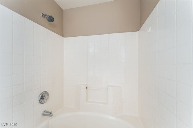 Building Photo - 5710 E Tropicana Ave