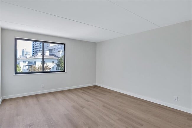 Building Photo - 2460 Peachtree Rd