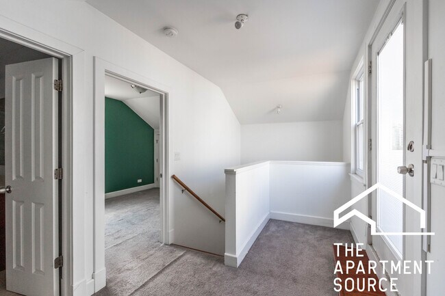 Building Photo - 1657 S Throop St