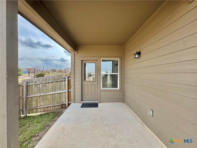 Building Photo - 2036 Port Ellen Dr