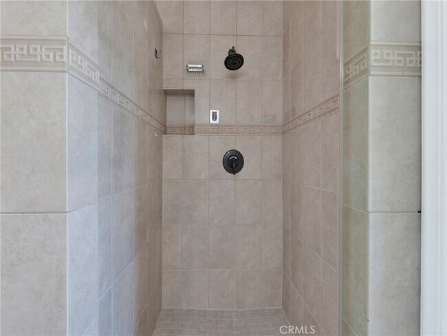 Building Photo - 10918 Reseda Blvd