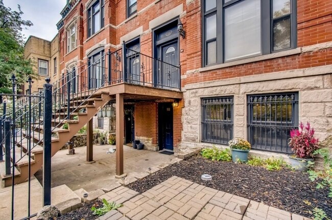 Building Photo - 722 S Oakley Blvd