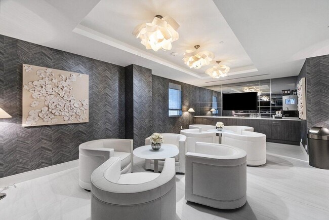 Building Photo - 155 E Boca Raton Rd