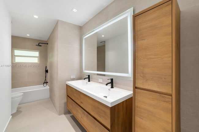 Building Photo - 19721 NE 23rd Ave