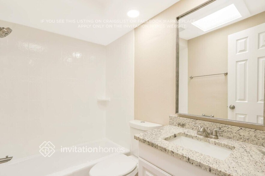 Building Photo - 7410 Ivanhoe Dr