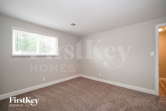 Building Photo - 3103 Valleywood Dr