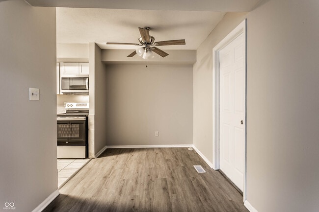 Building Photo - 4839 Oakwood Trail