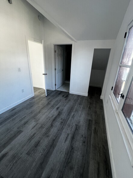 Building Photo - 1511 W 28th St