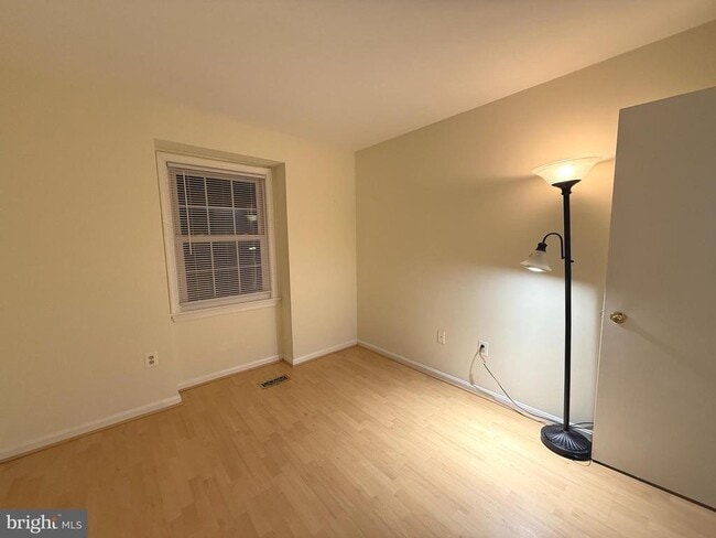 Building Photo - 4924 Van Walbeek Pl