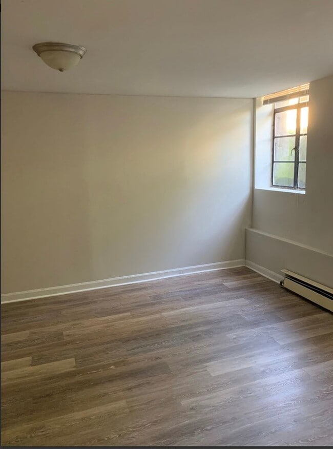 Building Photo - 312 S Upper St