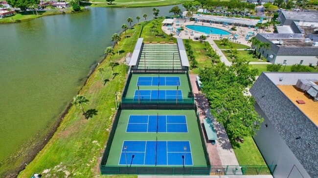 Building Photo - 581 Monaco Blvd