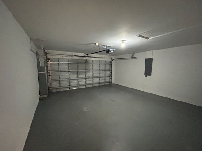 Building Photo - 15111 Hawks Shadow Dr