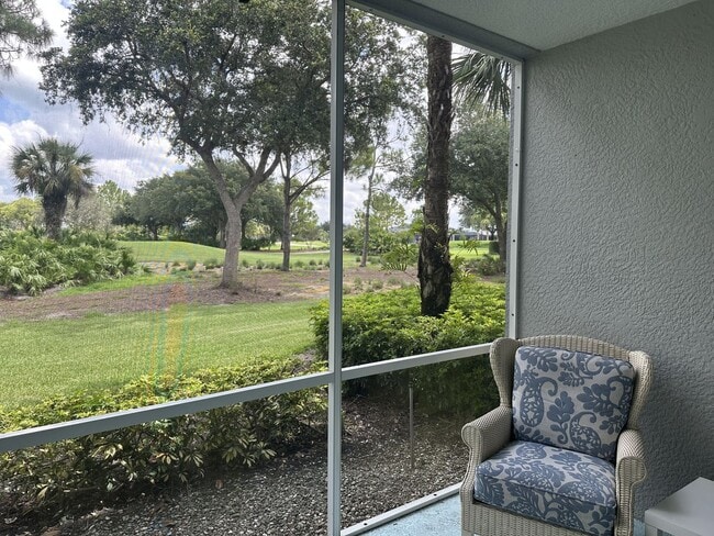 Building Photo - FURNISHED/TURNKEY 2+Den, 2 bath 1 car garage 1st floor condo in River Hall