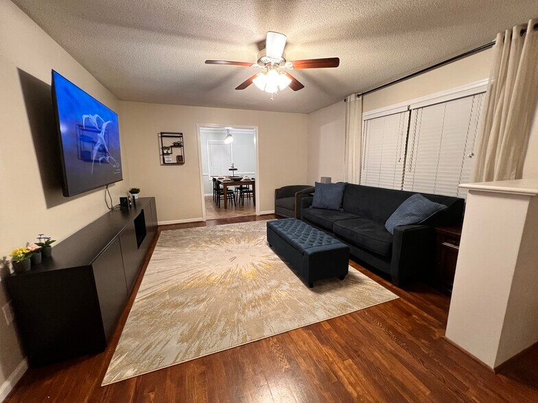 Building Photo - 300 College Park Dr
