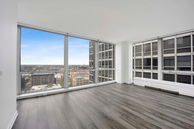 Building Photo - 330 W Diversey Pkwy