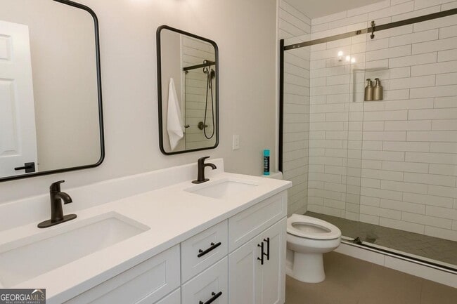 Building Photo - 1101 Magical Way